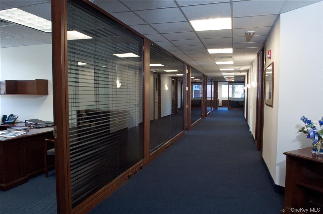 2 Overhill Road, Unit 400 photo 4