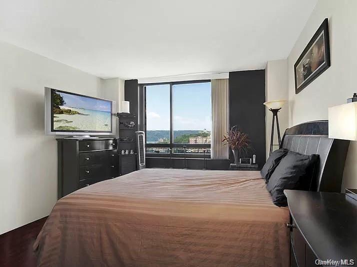 2287 Johnson Avenue, Unit 12B