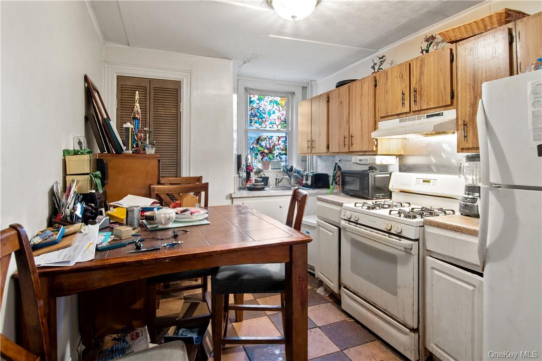 1225 Hollywood – For Sale photo 19
