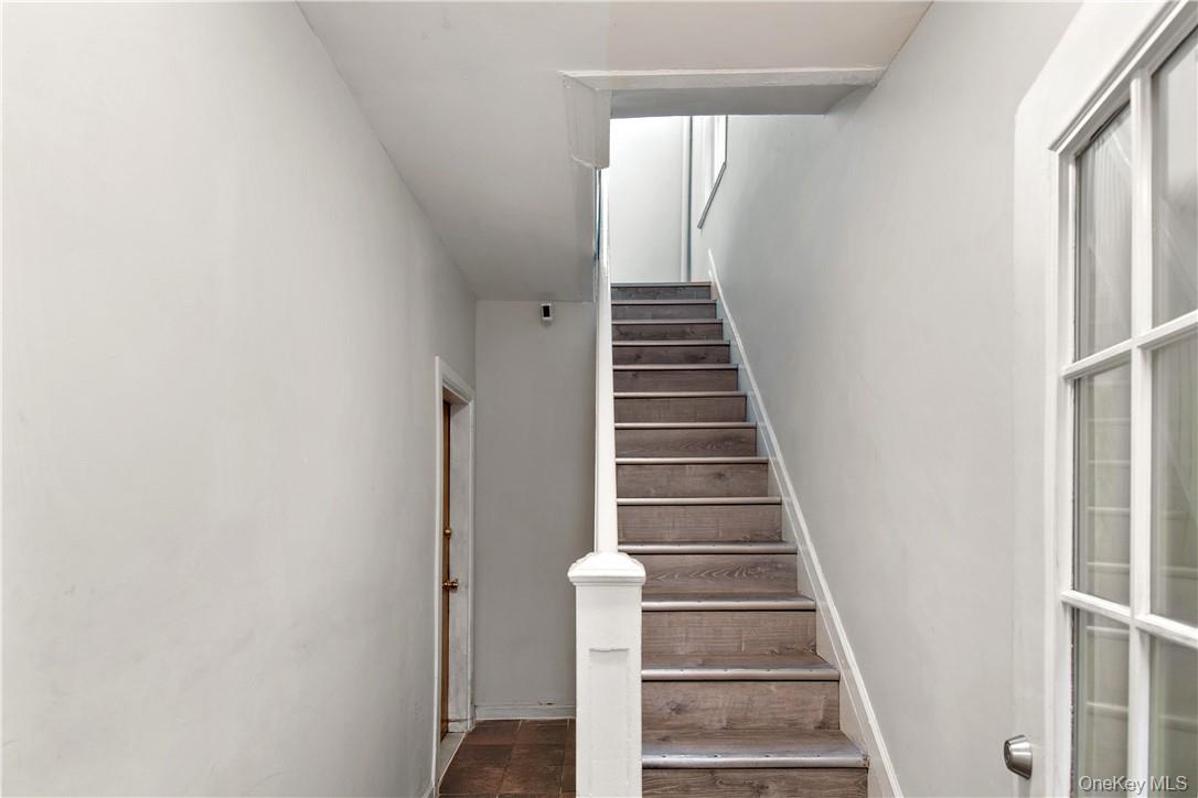 1225 Hollywood – For Sale photo 4