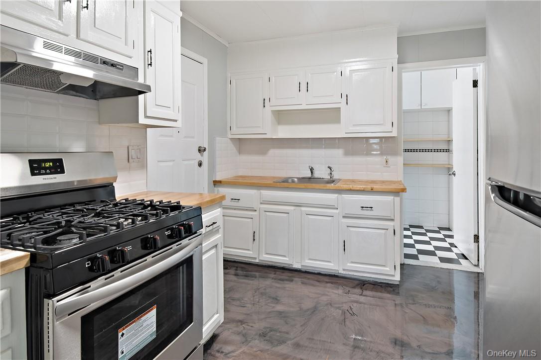 1225 Hollywood – For Sale photo 26