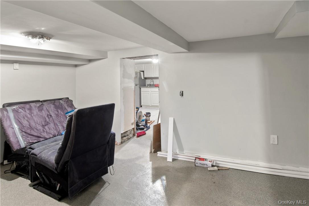 1225 Hollywood – For Sale photo 21