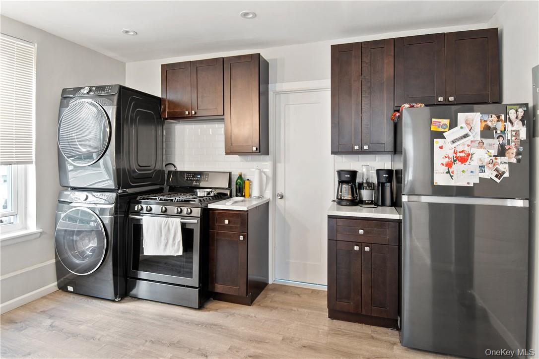 1225 Hollywood – For Sale photo 8