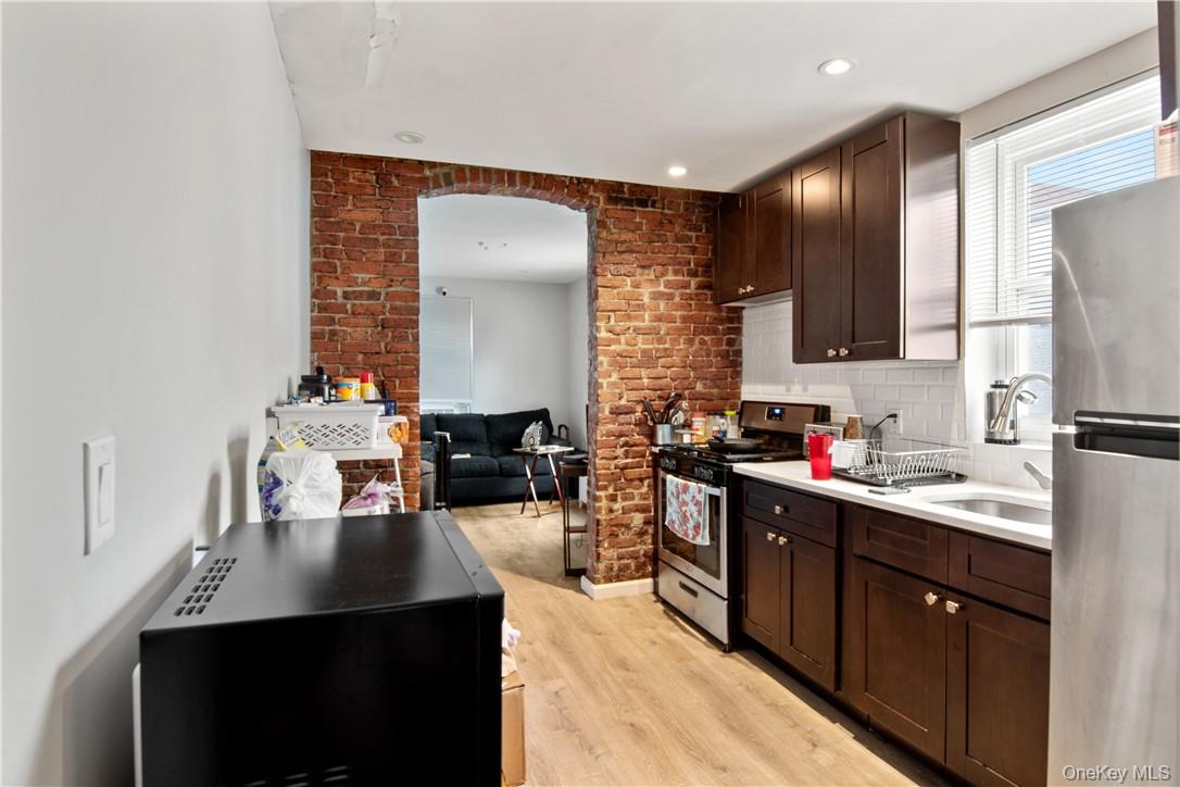 1225 Hollywood – For Sale photo 12