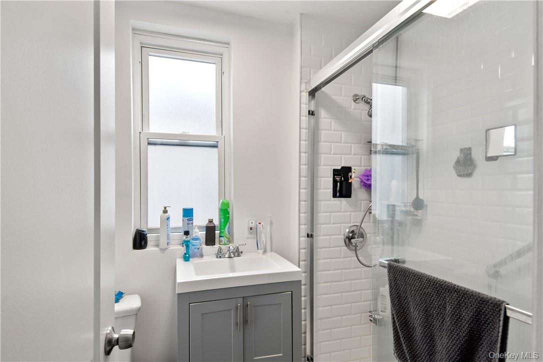 1225 Hollywood – For Sale photo 16