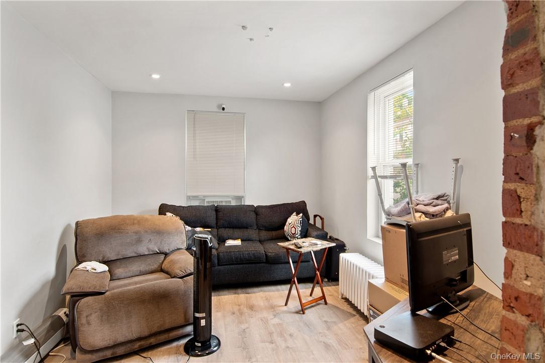1225 Hollywood – For Sale photo 13