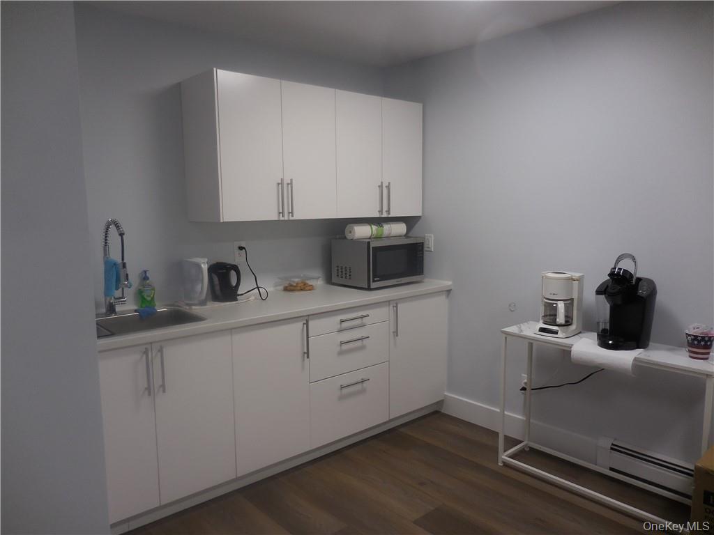 456 Gidney Avenue, Unit Single Roo photo 9