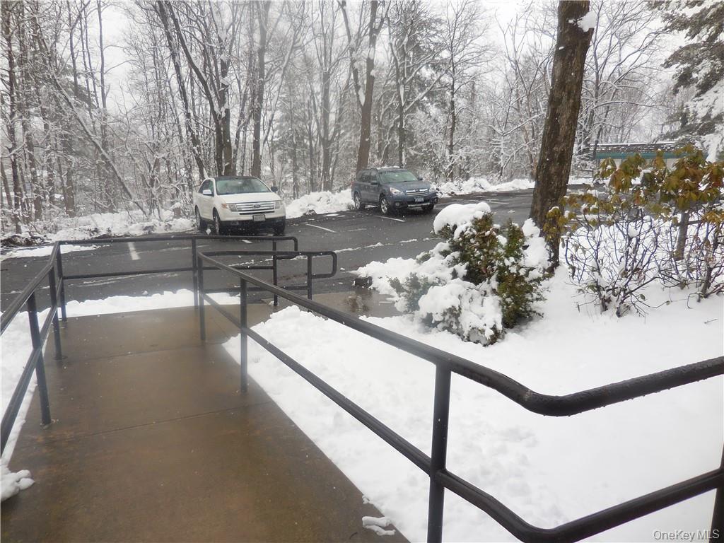456 Gidney Avenue, Unit Single Roo photo 3