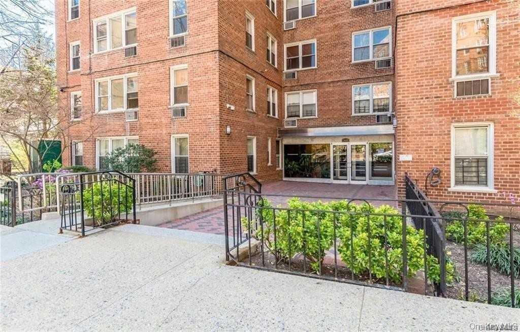 2465 Palisade Avenue, Unit 1A photo 14