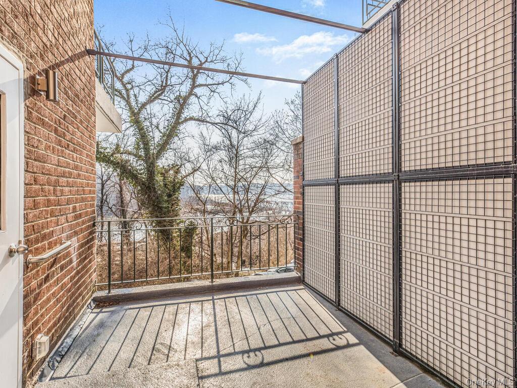2465 Palisade Avenue, Unit 1A photo 17