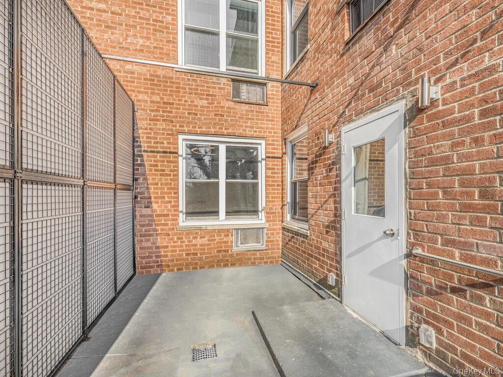 2465 Palisade Avenue, Unit 1A photo 16