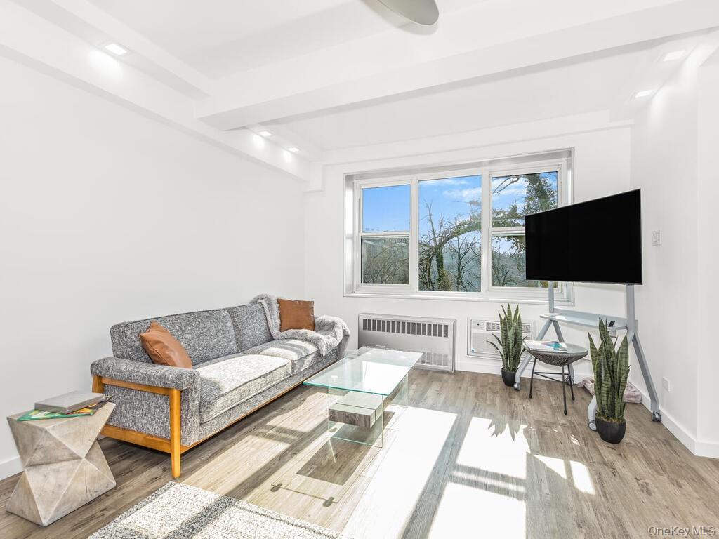 2465 Palisade Avenue, Unit 1A photo 4