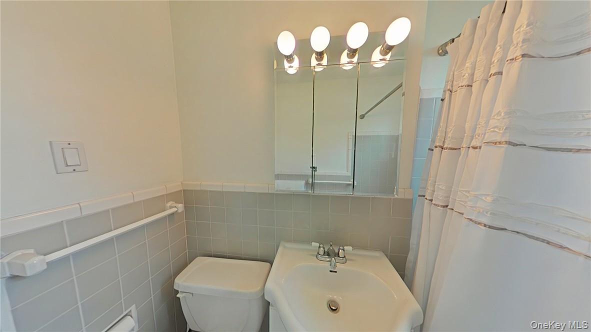 5645 Netherland Avenue, Unit 6D photo 8