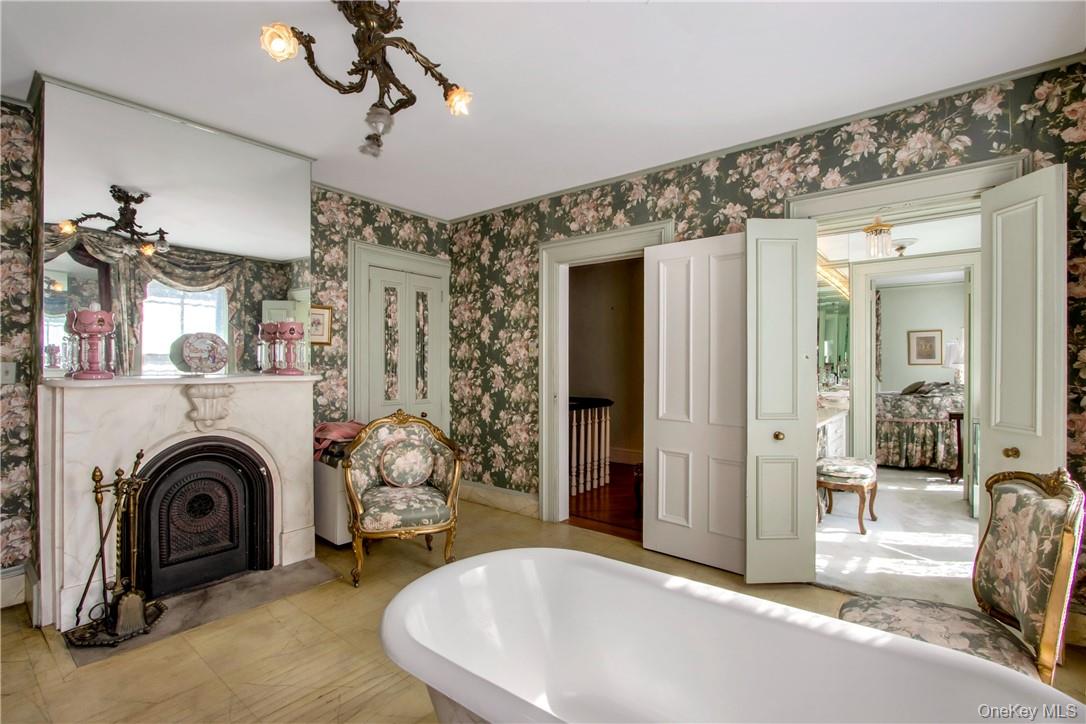 4 Deer Run – For Sale photo 19