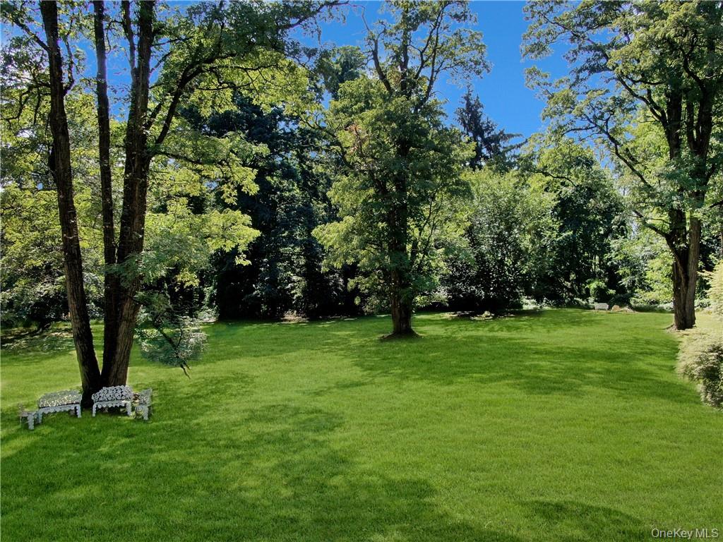 4 Deer Run – For Sale photo 27