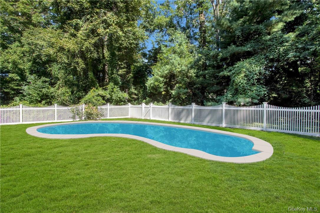 4 Deer Run – For Sale photo 24