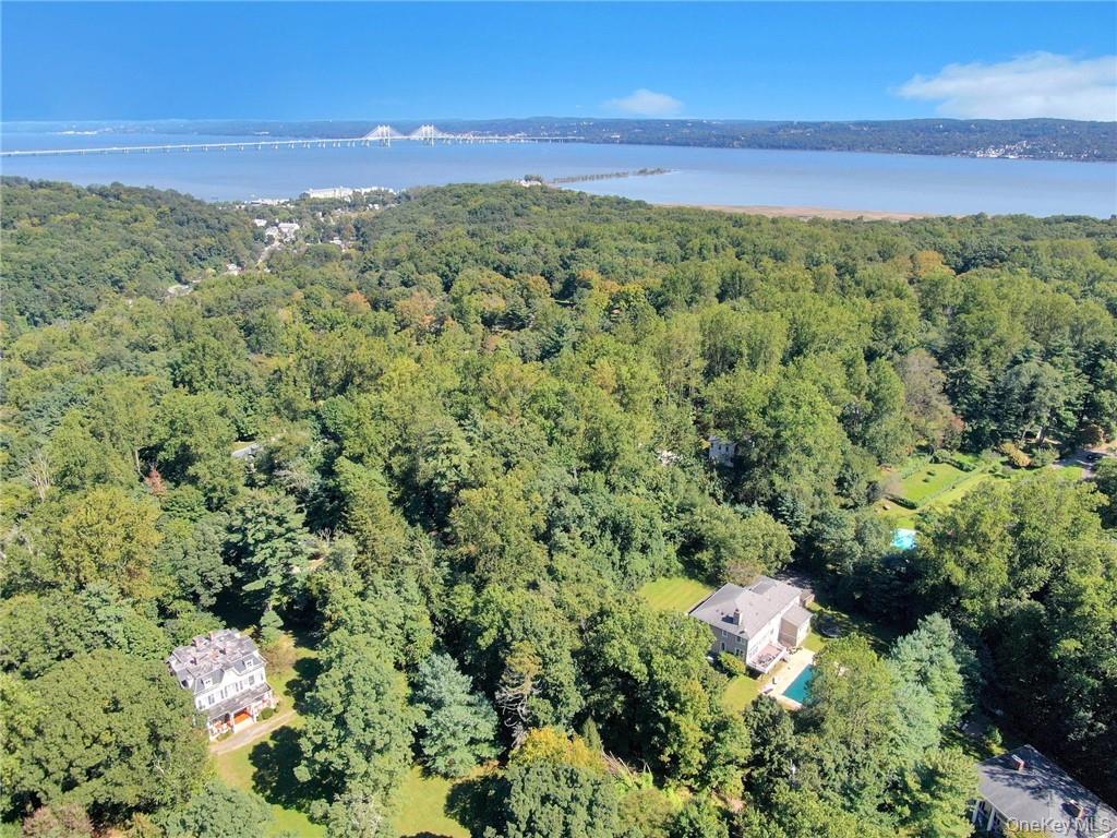 4 Deer Run – For Sale photo 33