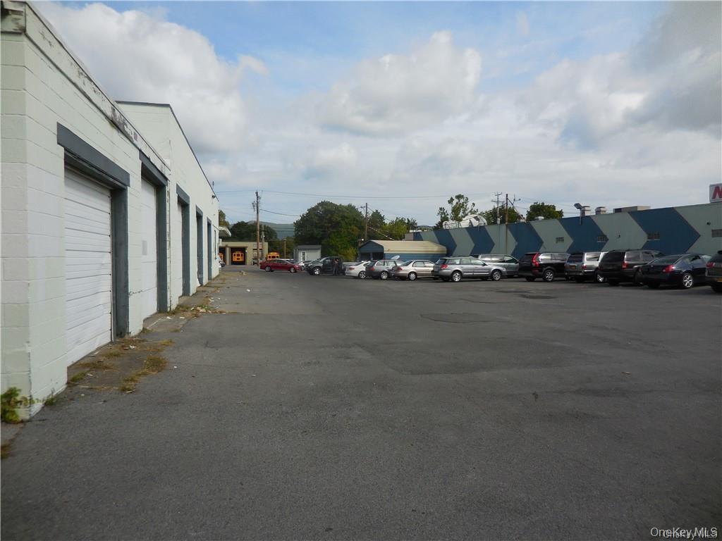 146 S Robinson Avenue, Unit B photo 17