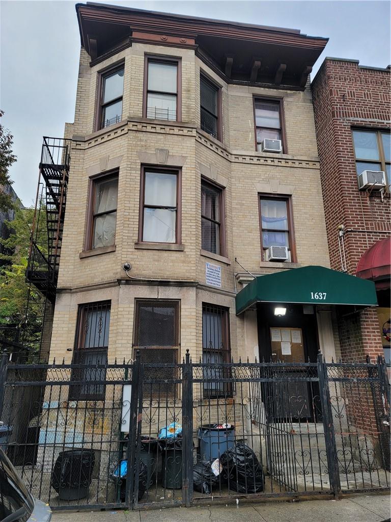 1637 Nelson Avenue – For Sale