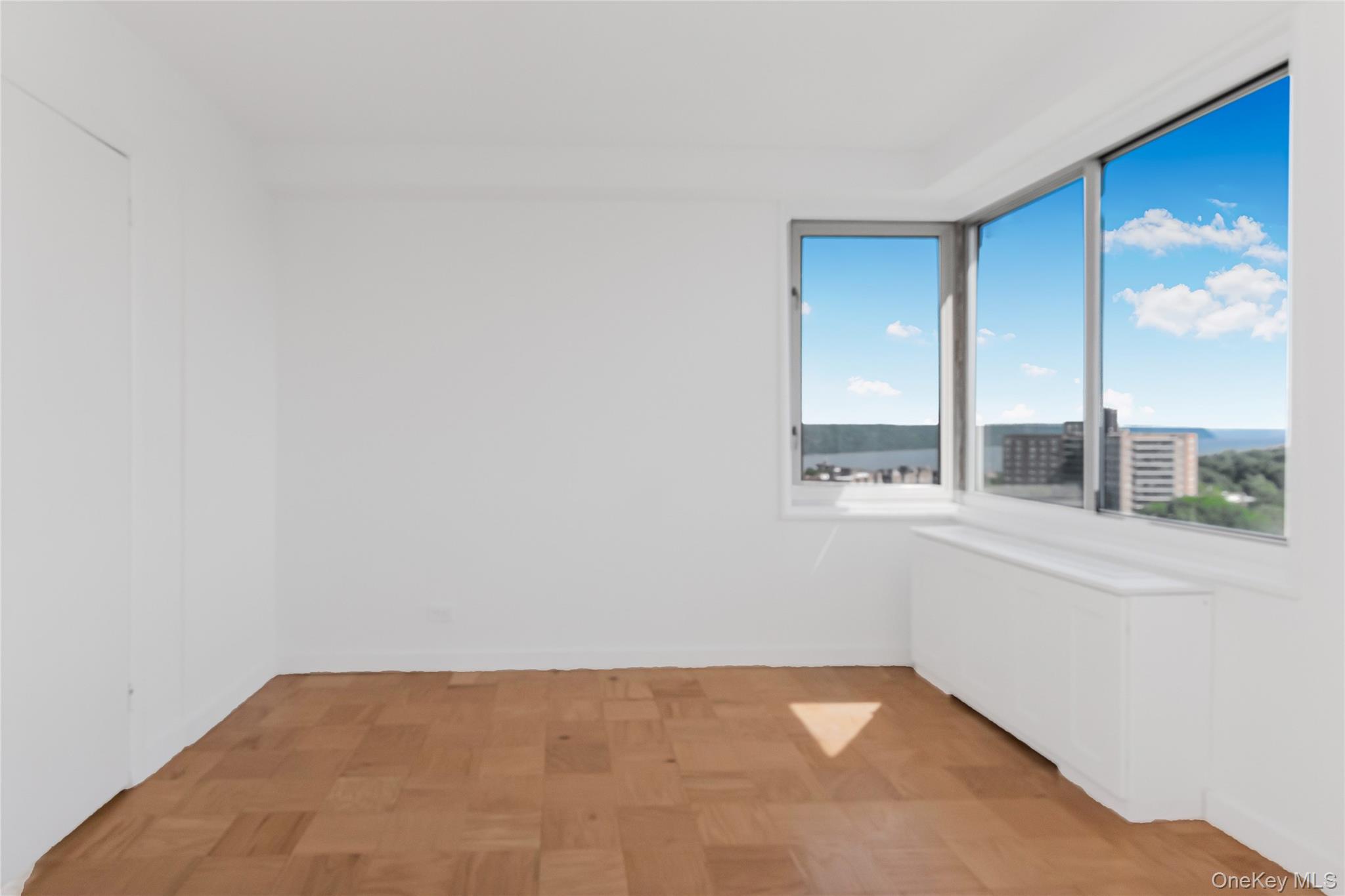 3333 Henry Hudson Parkway, Unit 21R photo 2