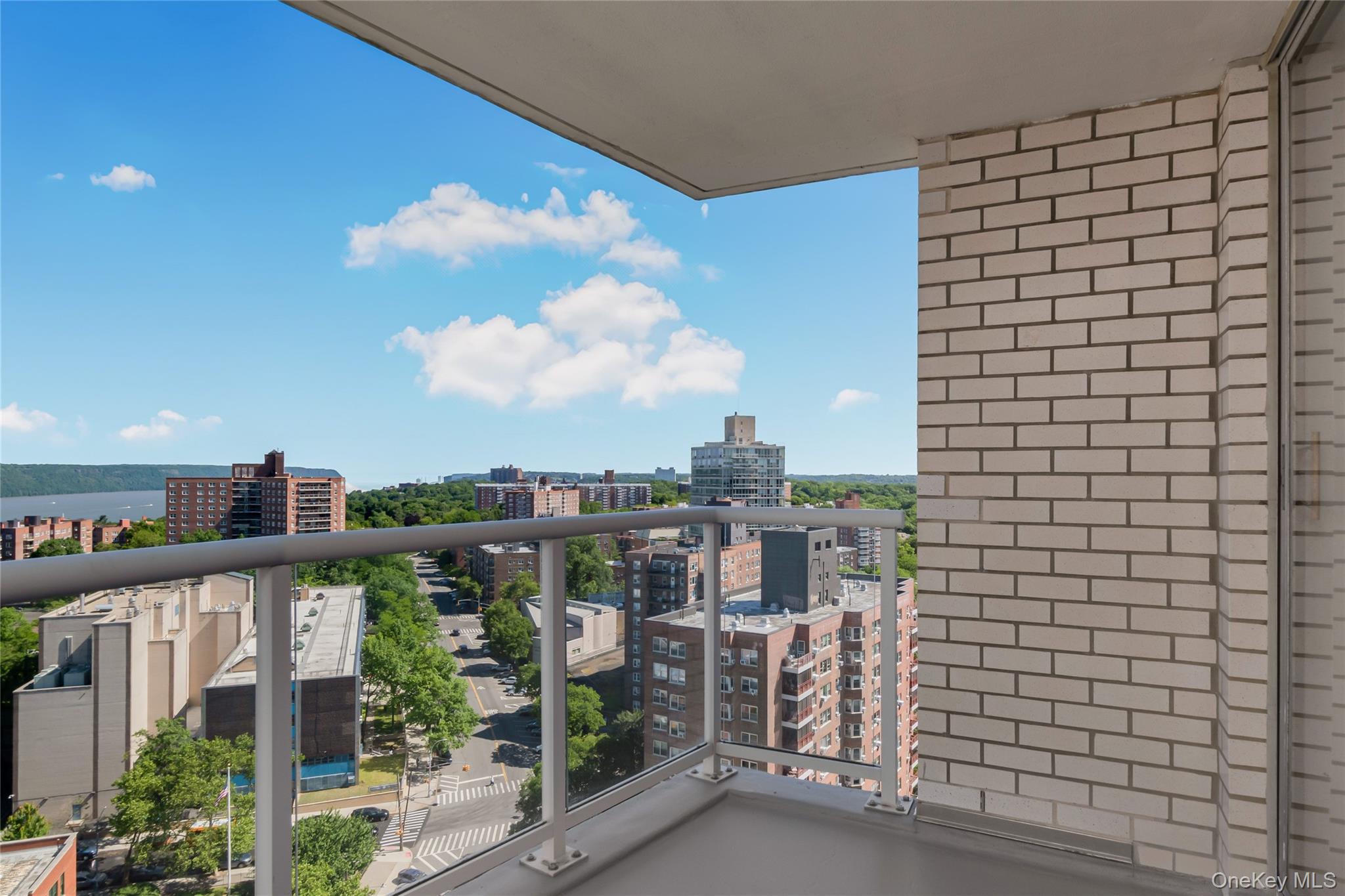 3333 Henry Hudson Parkway, Unit 21R photo 4