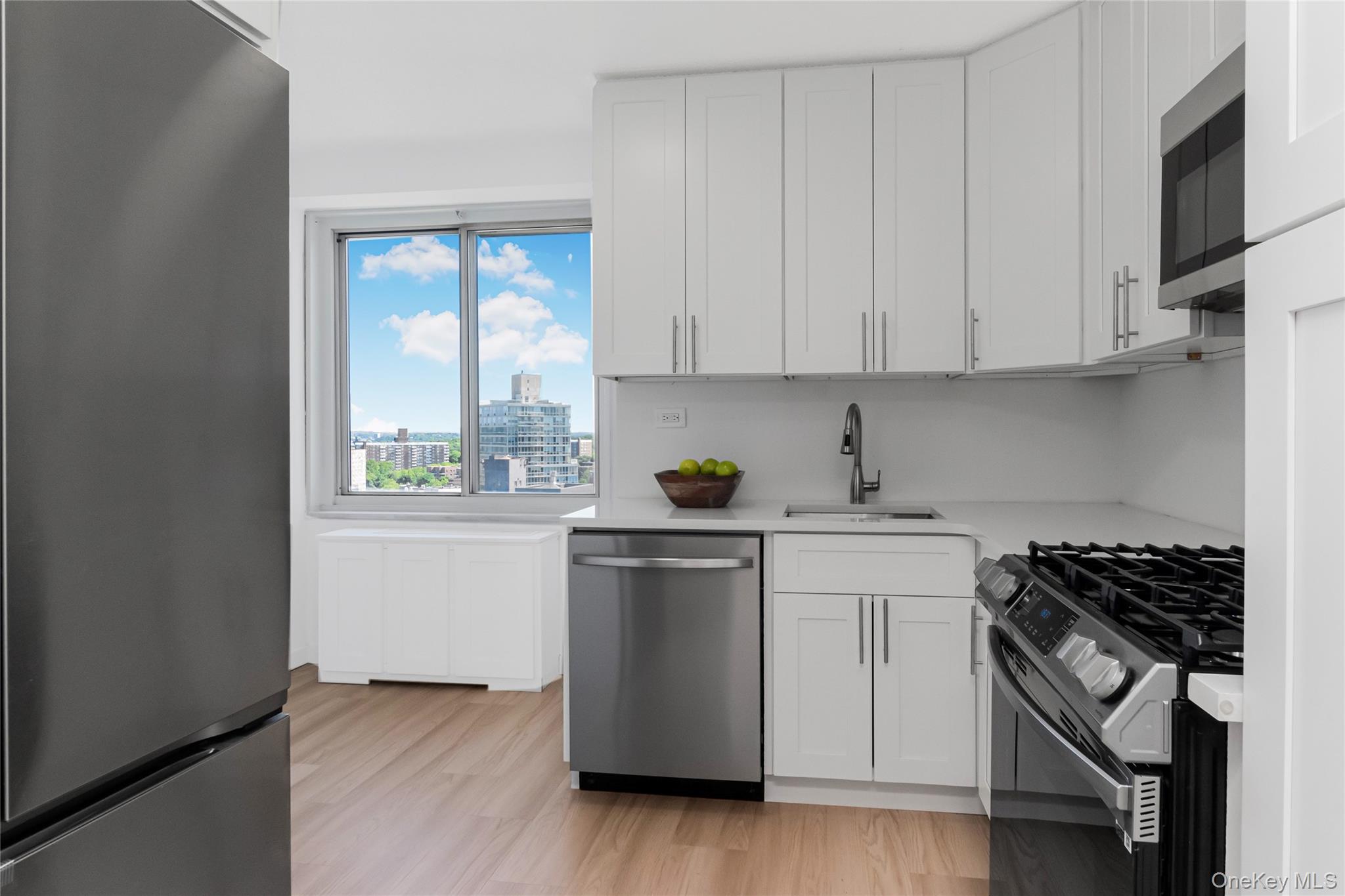 3333 Henry Hudson Parkway, Unit 21R
