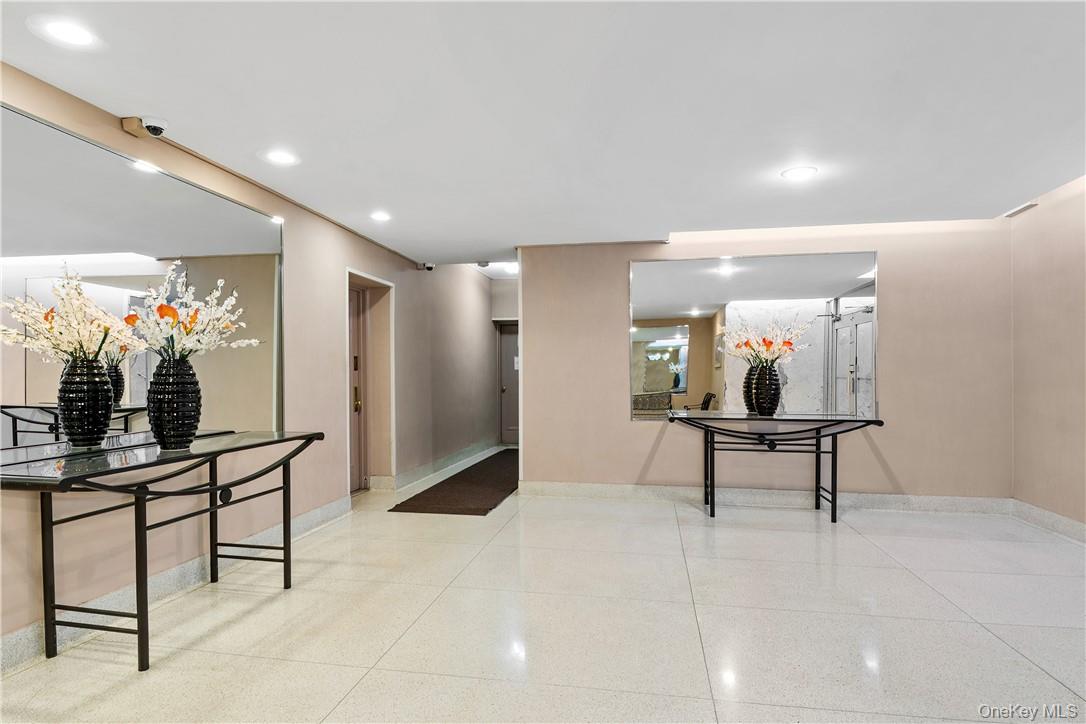 525 W 236 Street, Unit 5B photo 2