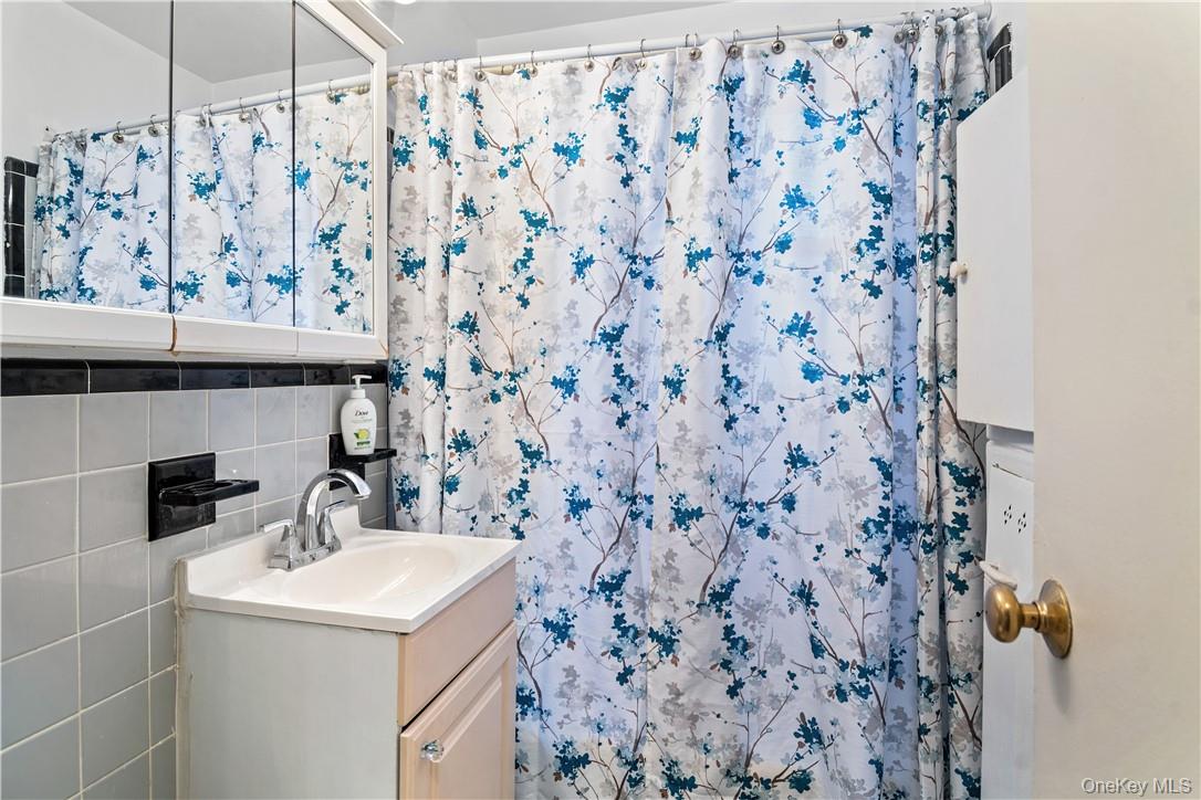 525 W 236 Street, Unit 5B photo 15