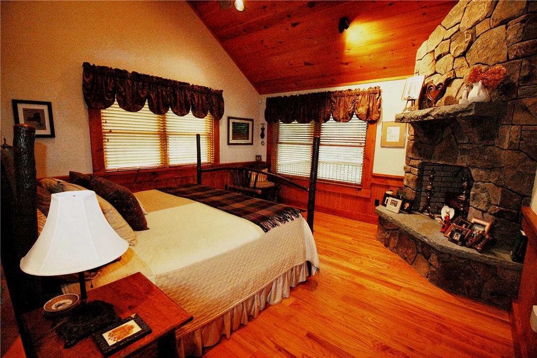 420 Woodstone Trail – For Sale photo 9