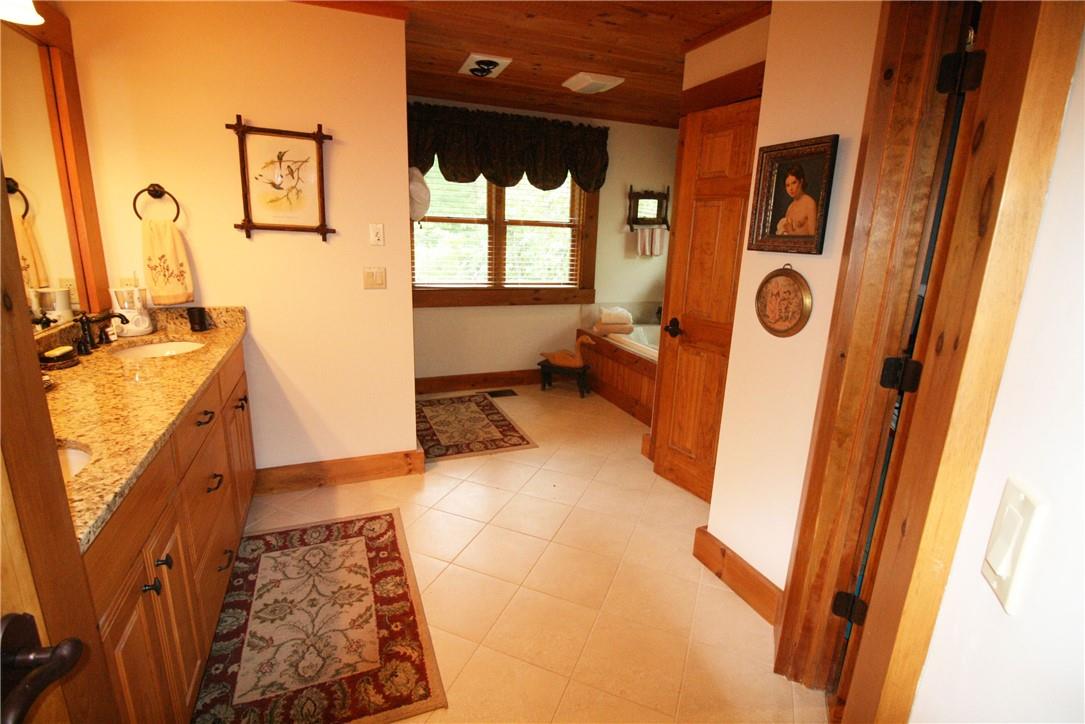 420 Woodstone Trail – For Sale photo 10