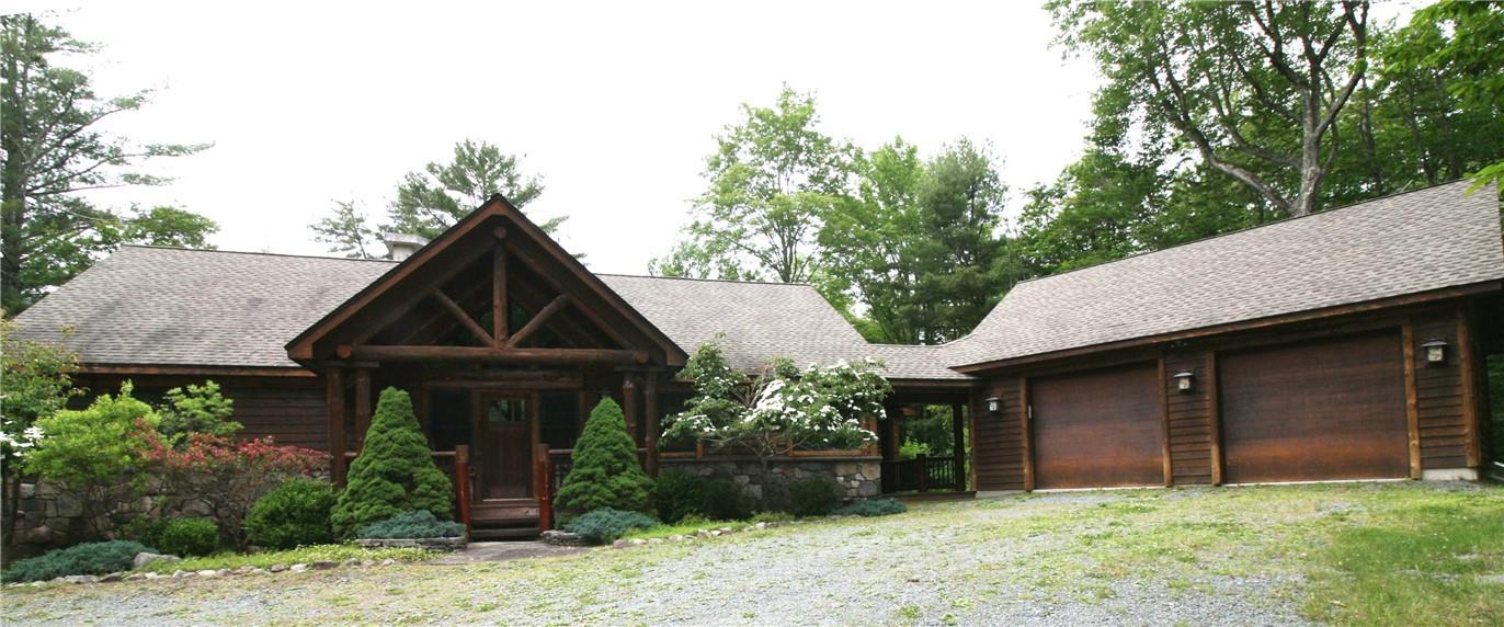 420 Woodstone Trail – For Sale