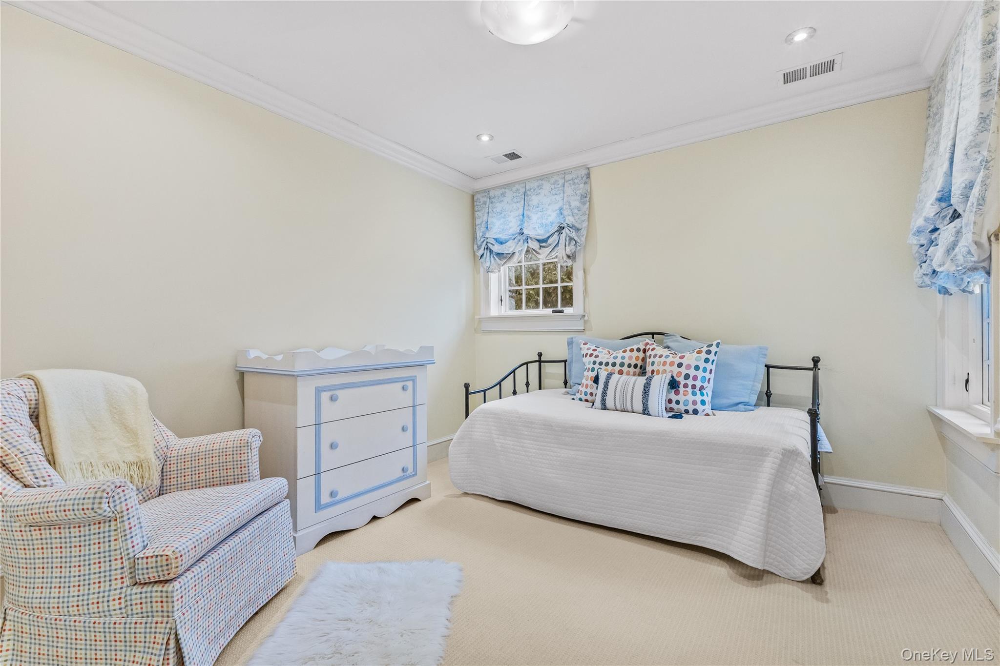 19 Park Drive S – For Sale photo 30