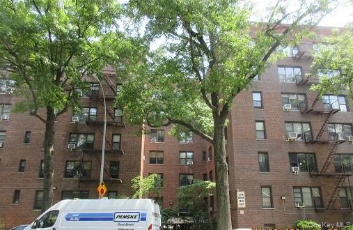2244 Bronx Park East, Unit 6L
