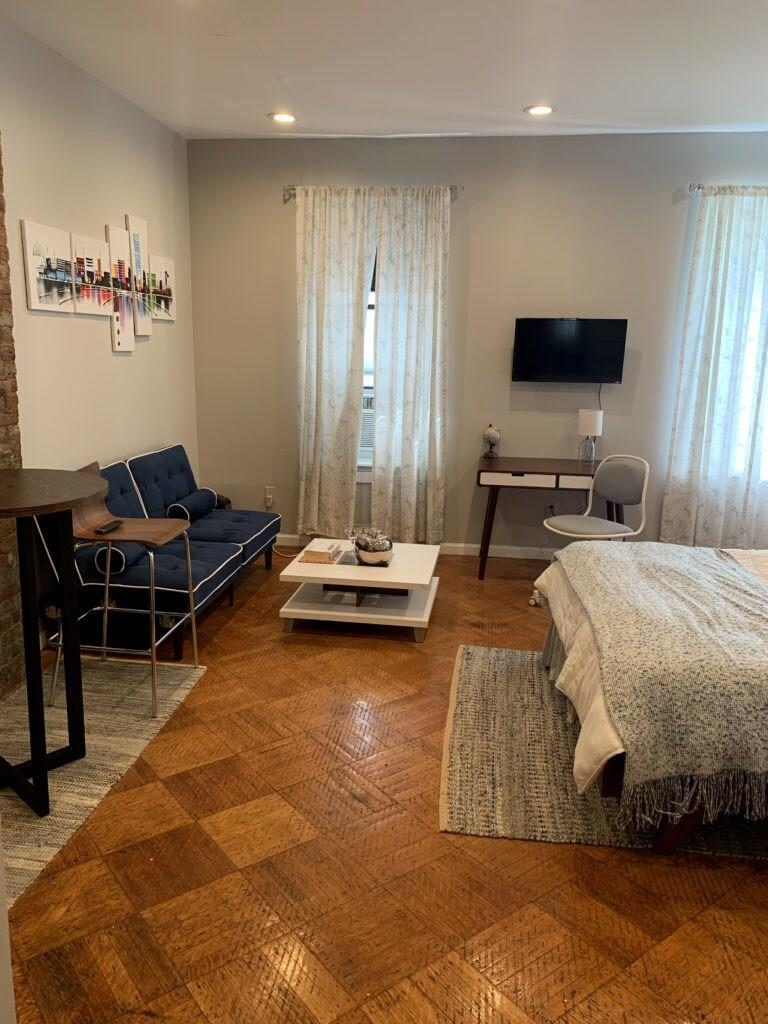 113 E 39 Street – For Sale photo 12