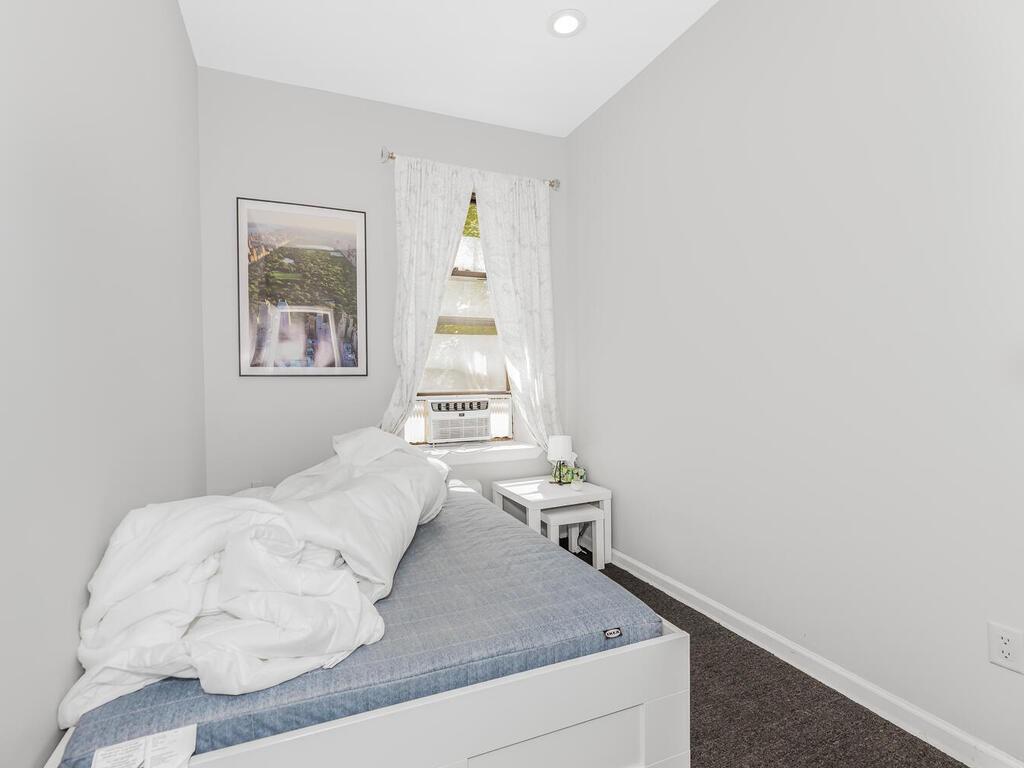 113 E 39 Street – For Sale photo 3