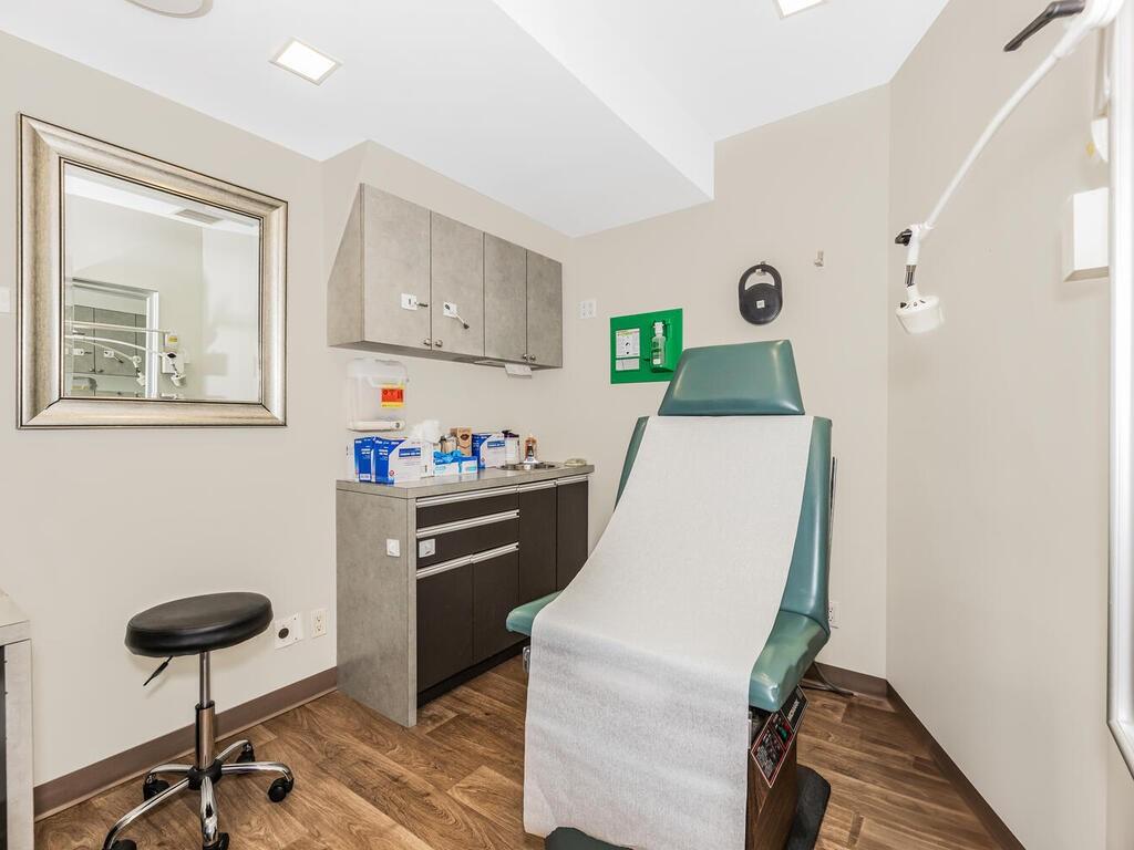 113 E 39 Street – For Sale photo 13