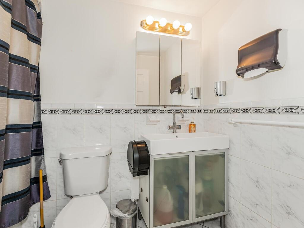 113 E 39 Street – For Sale photo 39