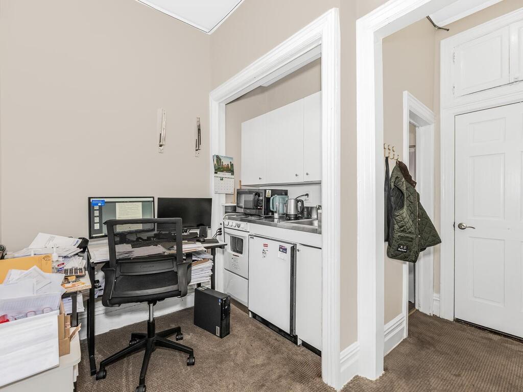 113 E 39 Street – For Sale photo 37