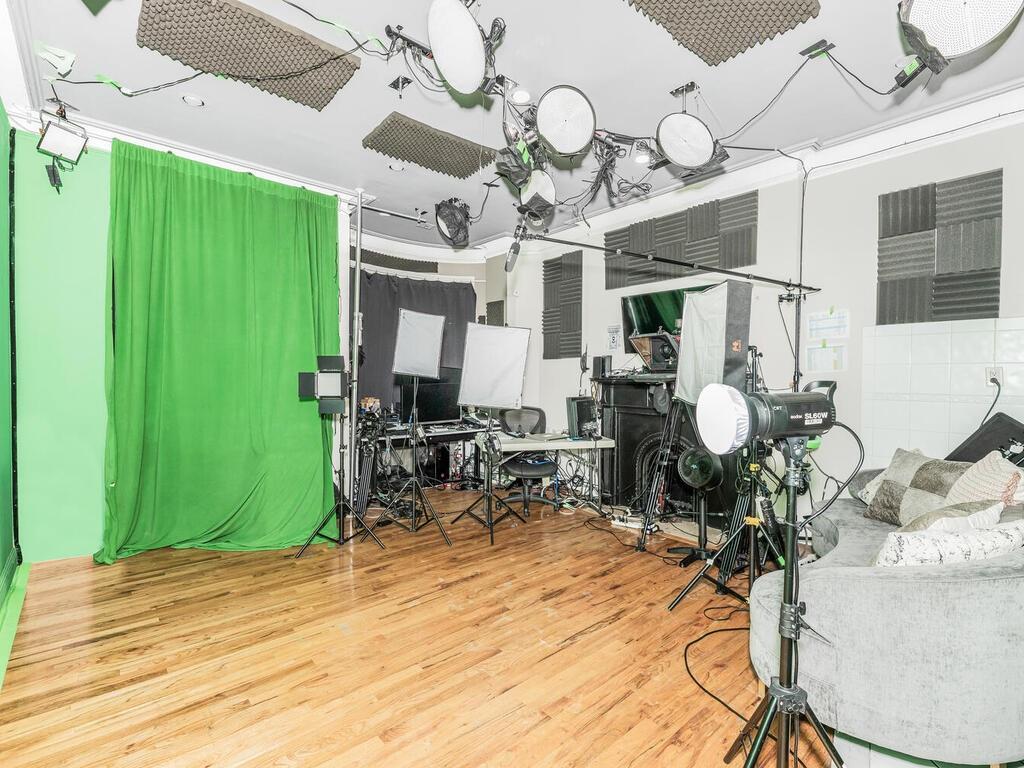 115 E 39th Street – For Sale photo 32