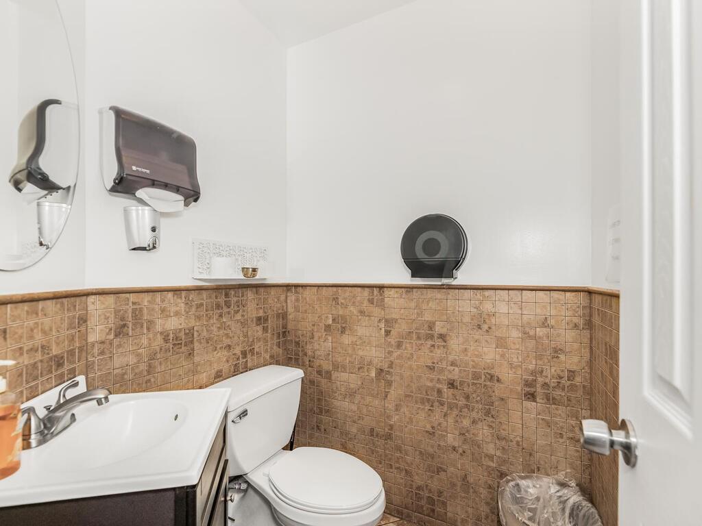 115 E 39th Street – For Sale photo 19