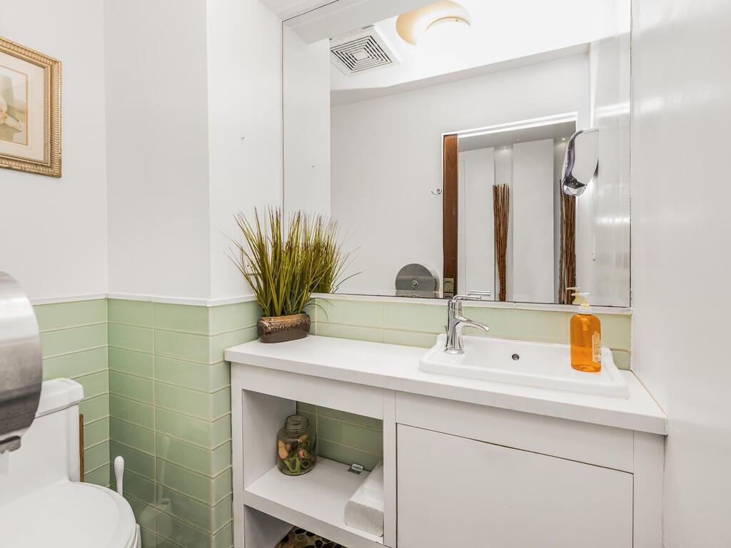 115 E 39th Street – For Sale photo 16