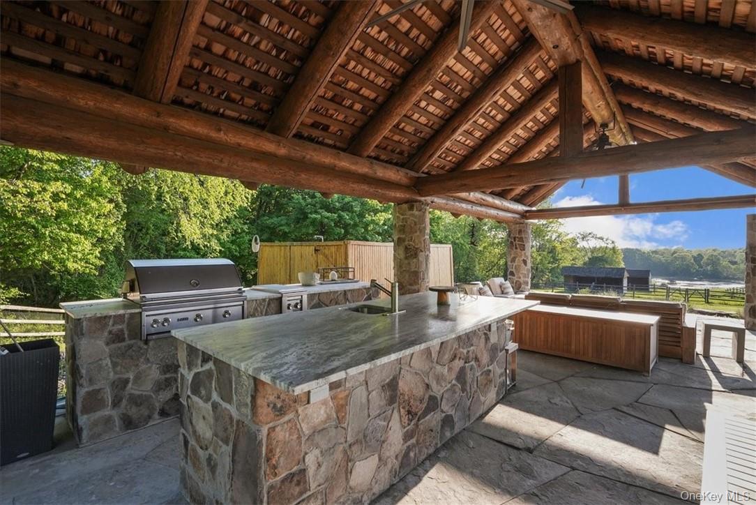 101 Mountain Lodge – For Sale photo 23