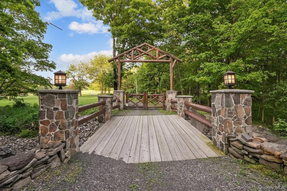 101 Mountain Lodge – For Sale photo 2