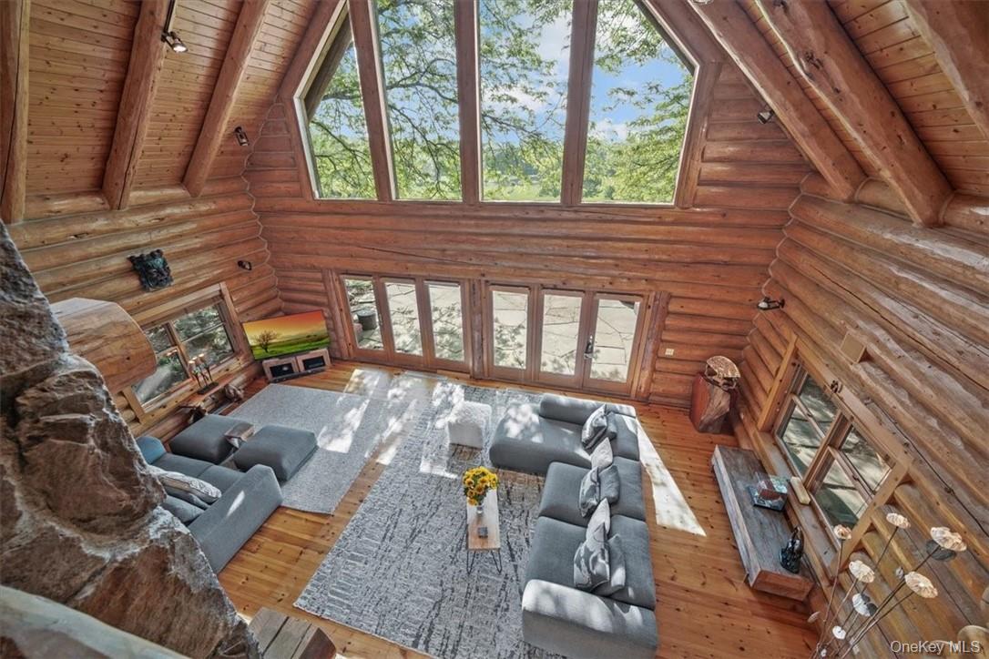 101 Mountain Lodge – For Sale photo 5