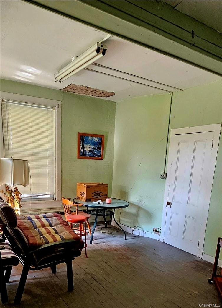 301 & 305 Hust – For Sale photo 17
