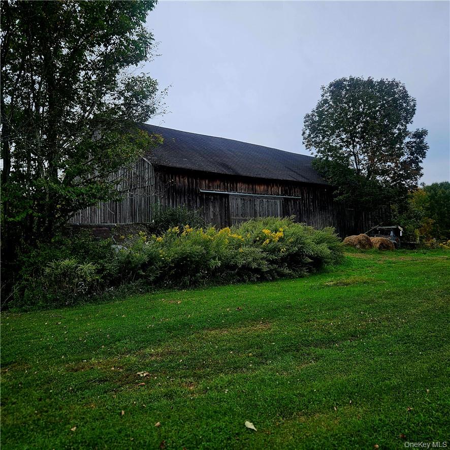 301 & 305 Hust – For Sale photo 4