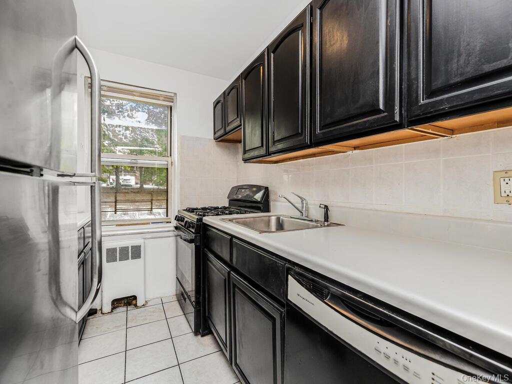 144 Ravine Avenue, Unit 2C photo 2