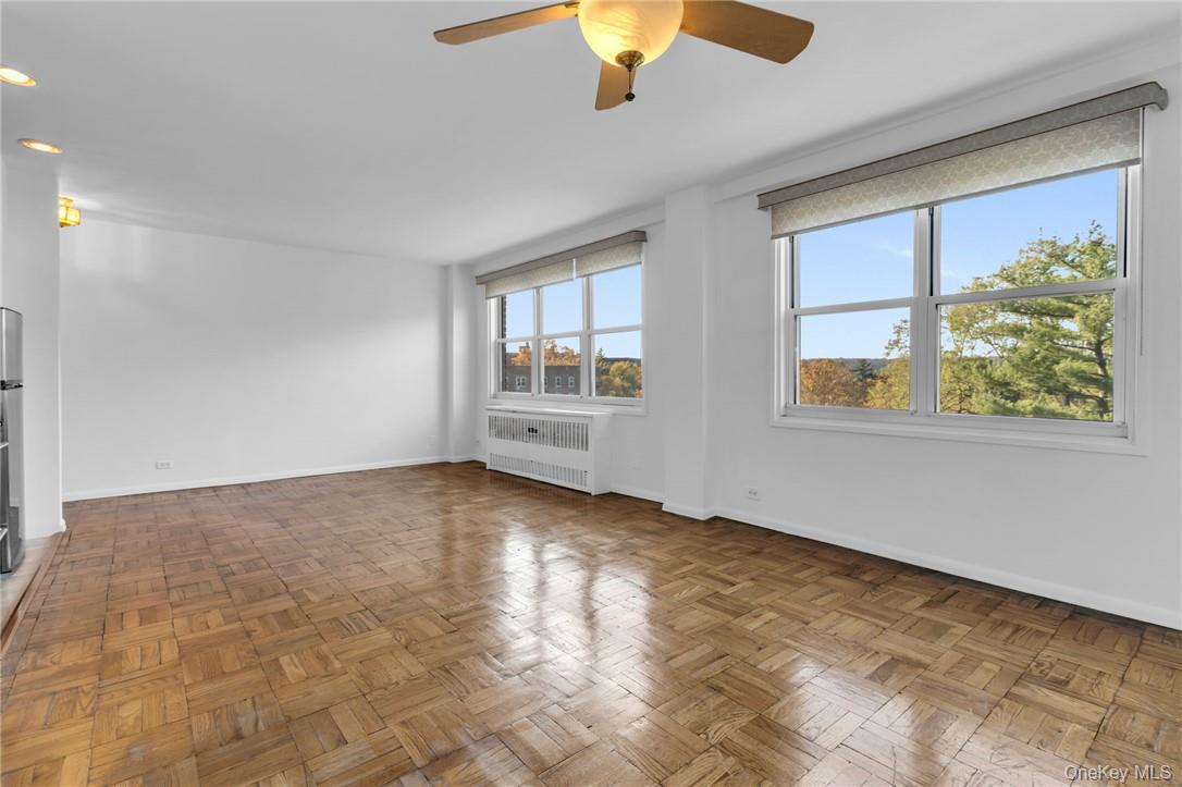 3935 Blackstone Avenue, Unit 5K photo 3