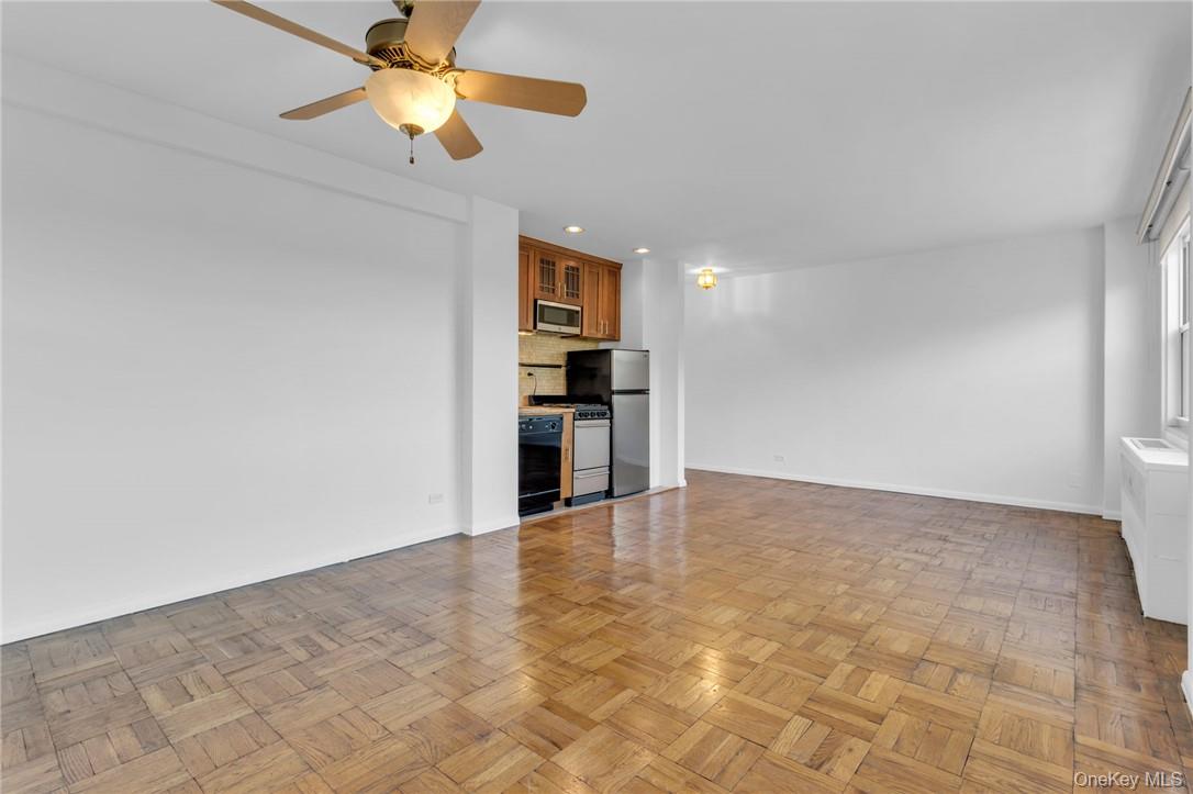 3935 Blackstone Avenue, Unit 5K photo 5