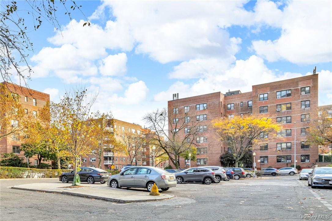 3935 Blackstone Avenue, Unit 5K photo 19